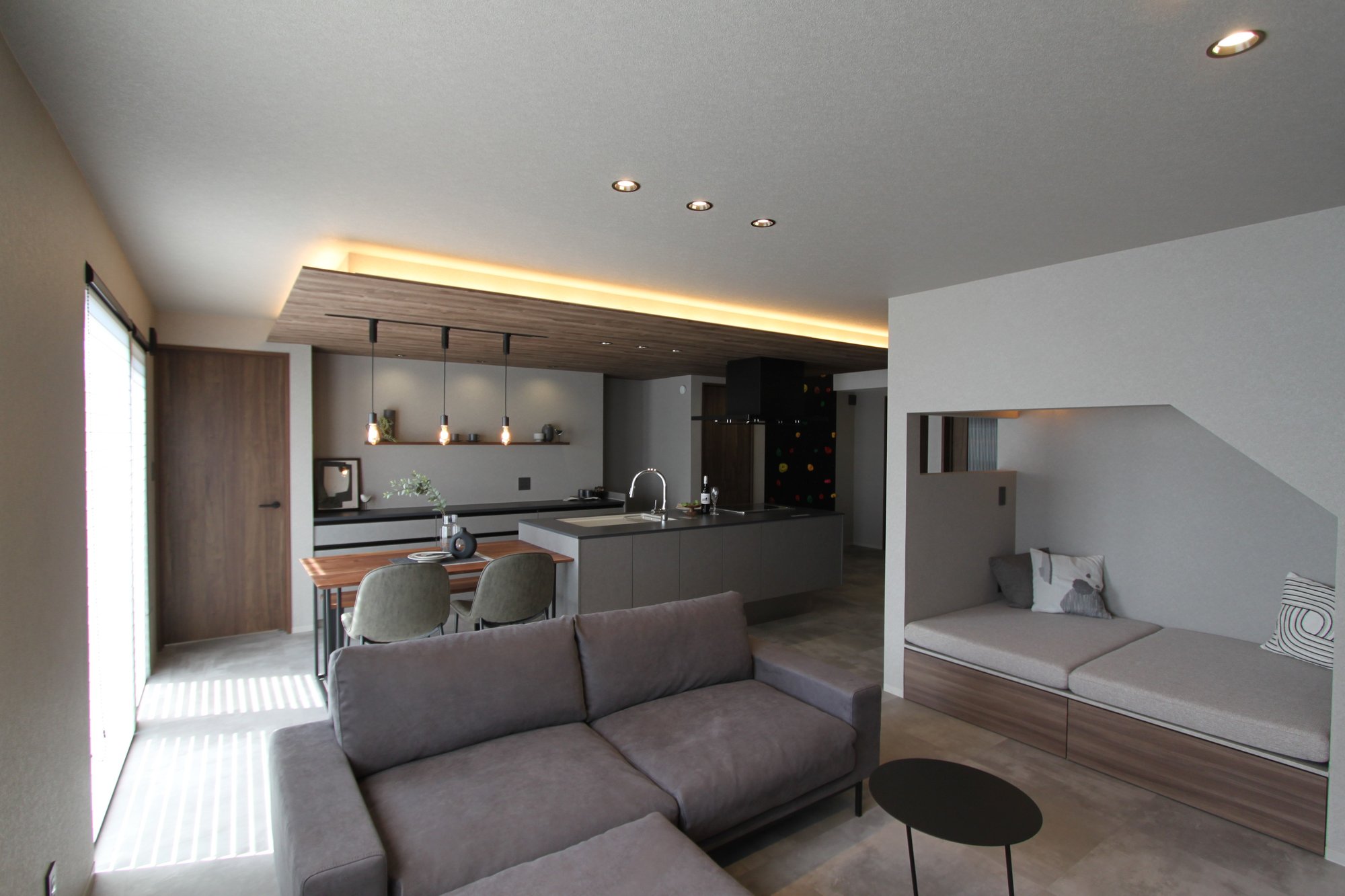 MODEL HOUSE